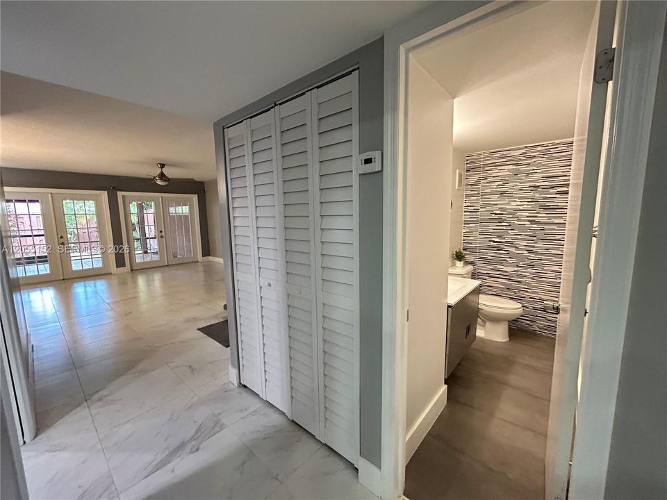 Под контрактом: $2,995 (3 спален, 2 ванн, 1628 Квадратных фут)