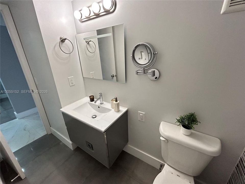 Под контрактом: $2,995 (3 спален, 2 ванн, 1628 Квадратных фут)