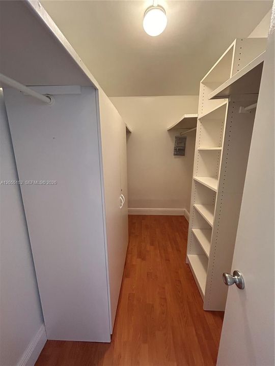 Под контрактом: $2,995 (3 спален, 2 ванн, 1628 Квадратных фут)