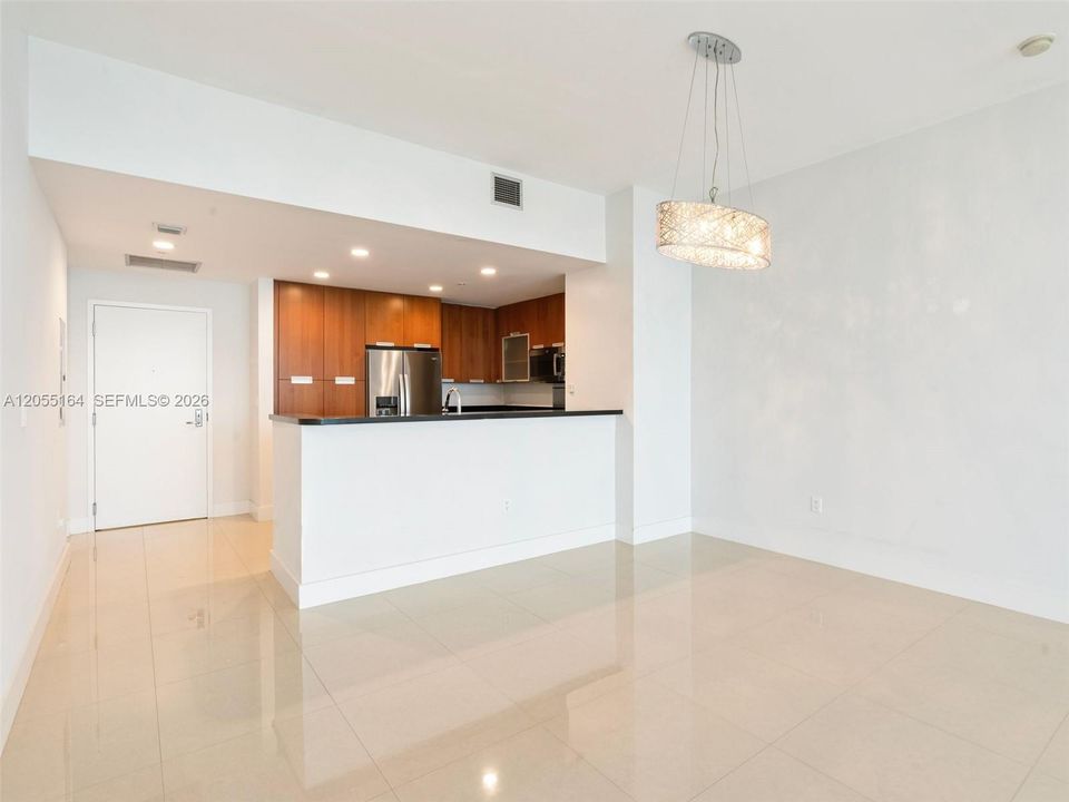 В аренду: $5,250 (2 спален, 2 ванн, 1735 Квадратных фут)