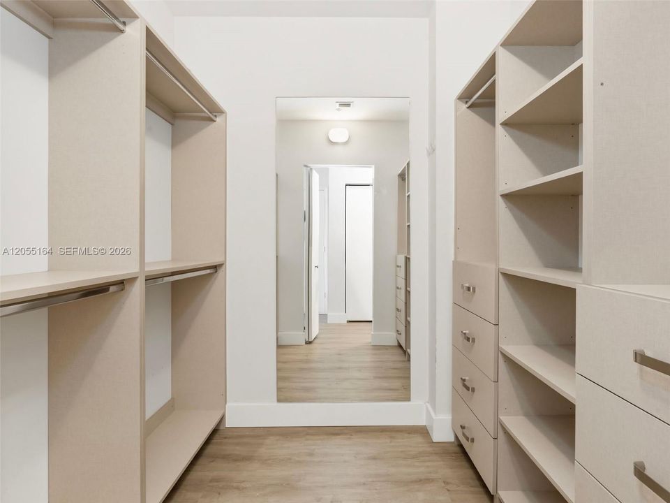 В аренду: $5,250 (2 спален, 2 ванн, 1735 Квадратных фут)