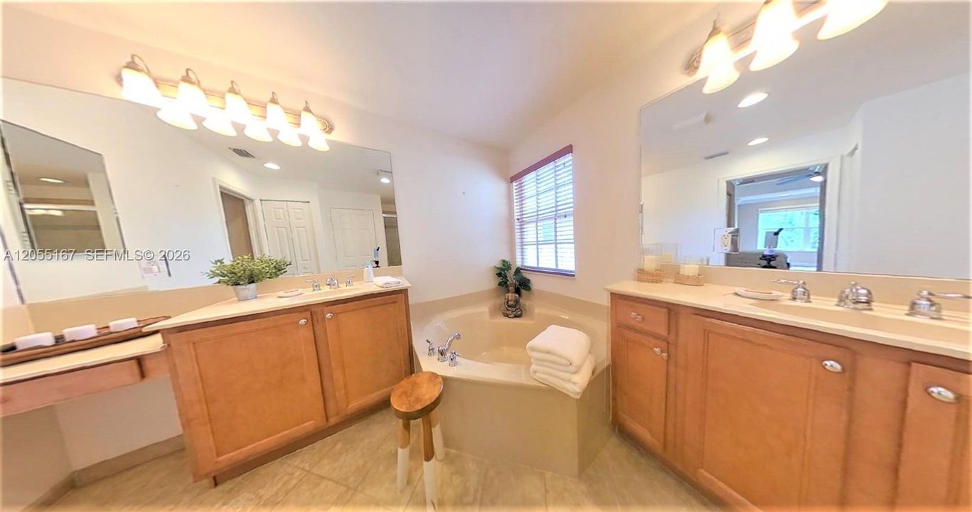 etreat Spa Style Master Bathroom with Oversized Tub