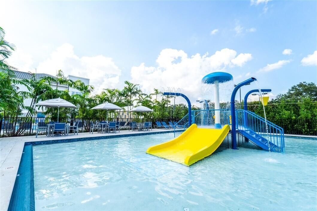 KIDS WATERPARK:POOL 2