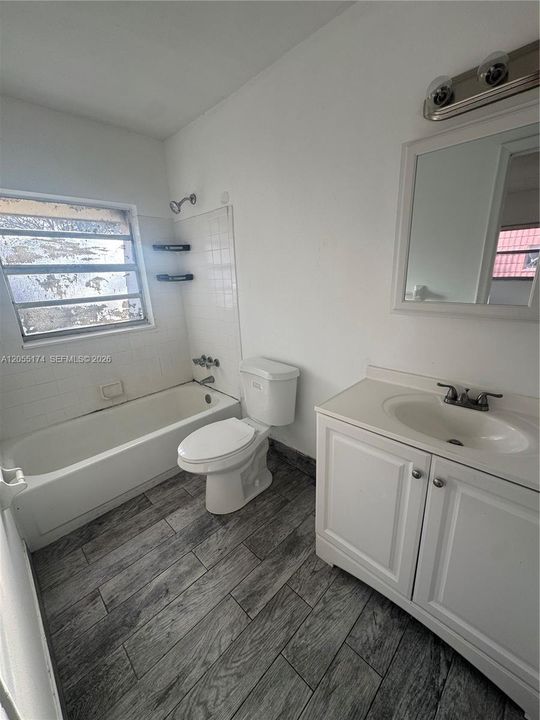 В аренду: $1,900 (2 спален, 1 ванн, 1020 Квадратных фут)