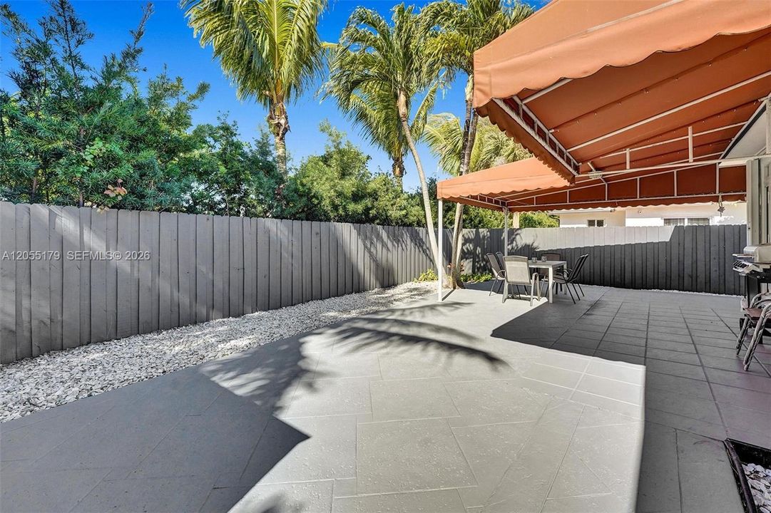 For Rent: $7,700 (5 beds, 2 baths, 1756 Square Feet)