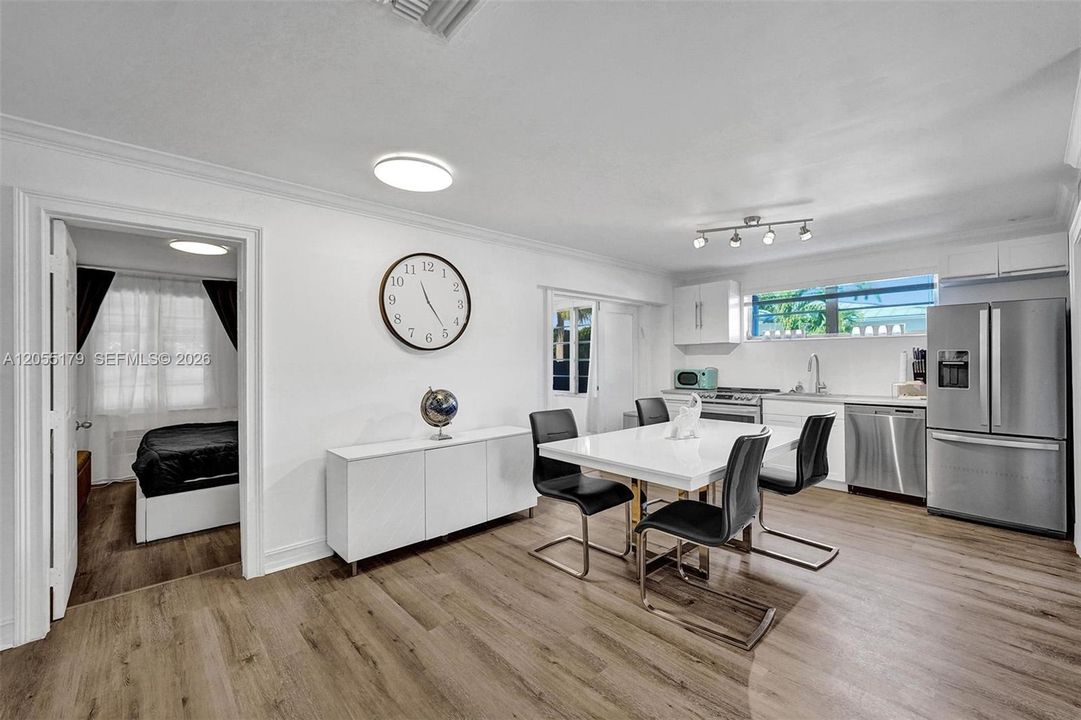 For Rent: $7,700 (5 beds, 2 baths, 1756 Square Feet)