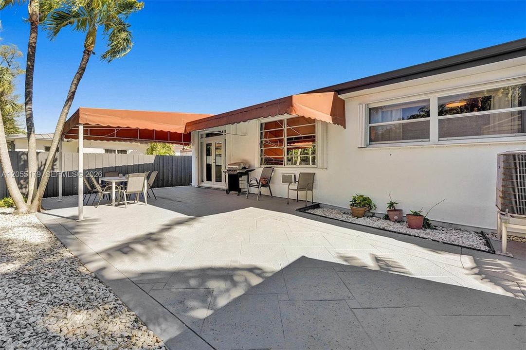 For Rent: $7,700 (5 beds, 2 baths, 1756 Square Feet)