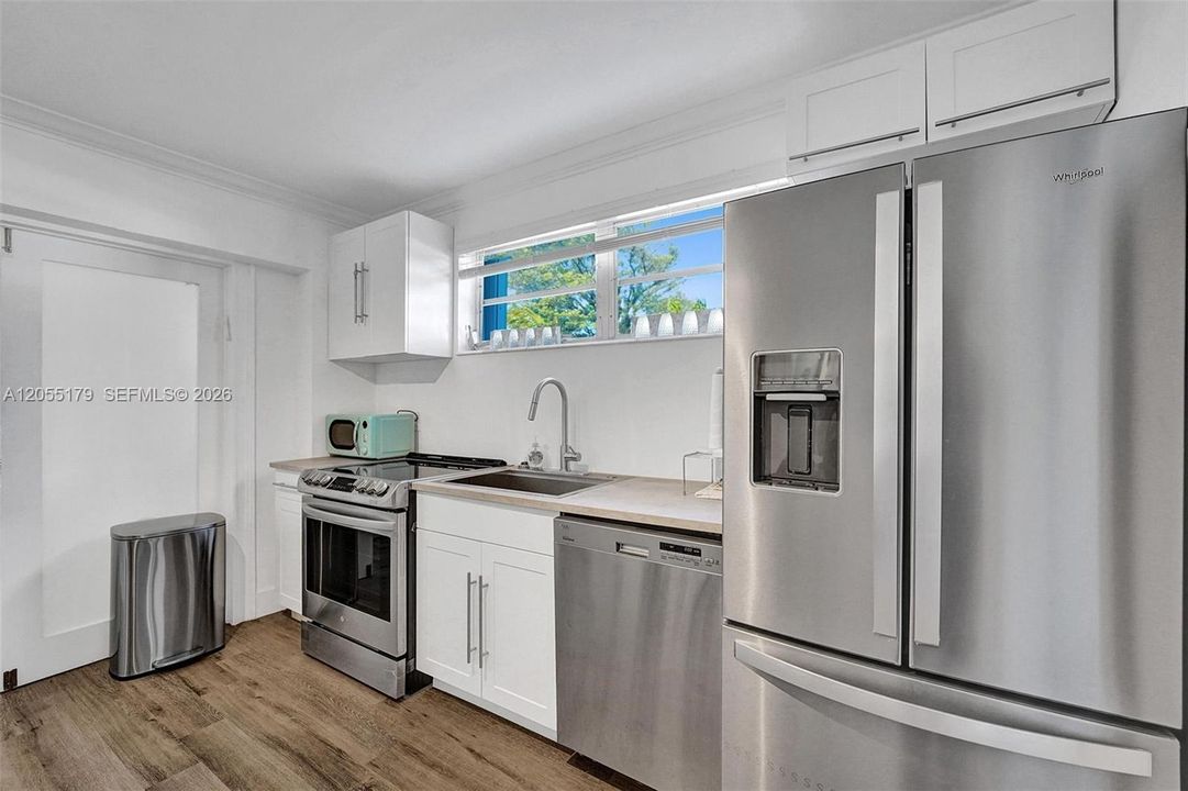 For Rent: $7,700 (5 beds, 2 baths, 1756 Square Feet)