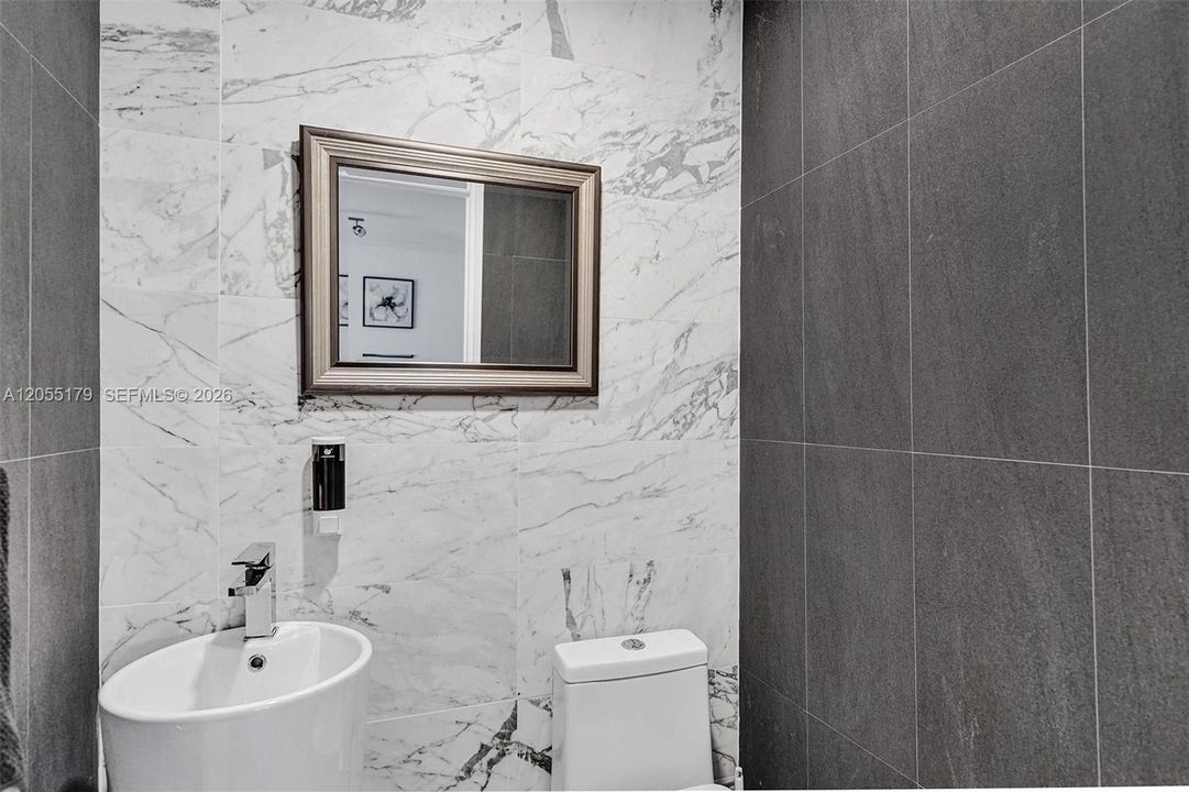 For Rent: $7,700 (5 beds, 2 baths, 1756 Square Feet)