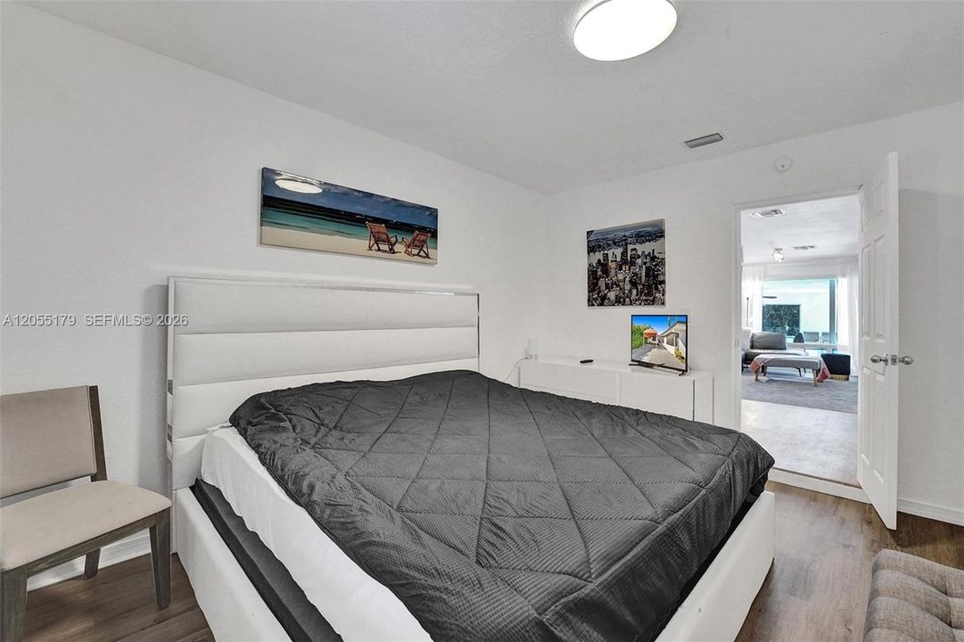 For Rent: $7,700 (5 beds, 2 baths, 1756 Square Feet)