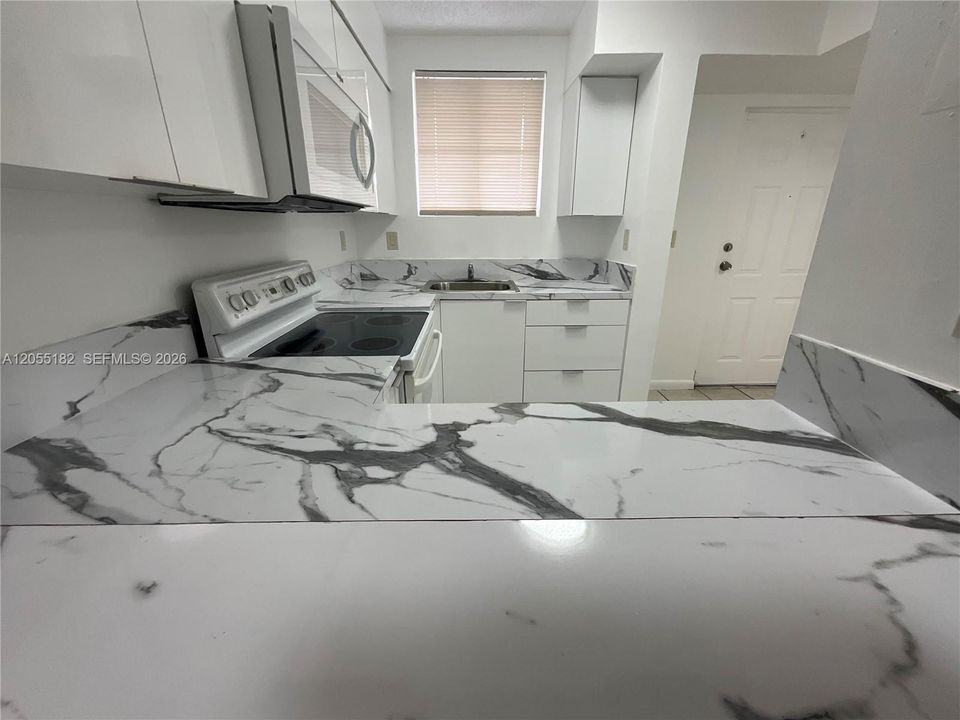 En Renta: $2,100 (2 camas, 2 baños, 912 Pies cuadrados)