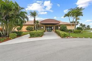 Lakeside Green Club house 2