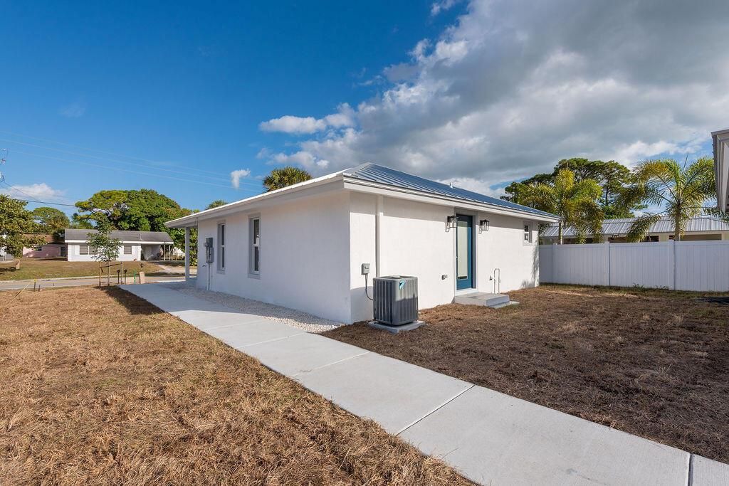 3244SEJeffersonSt.Stuart-20
