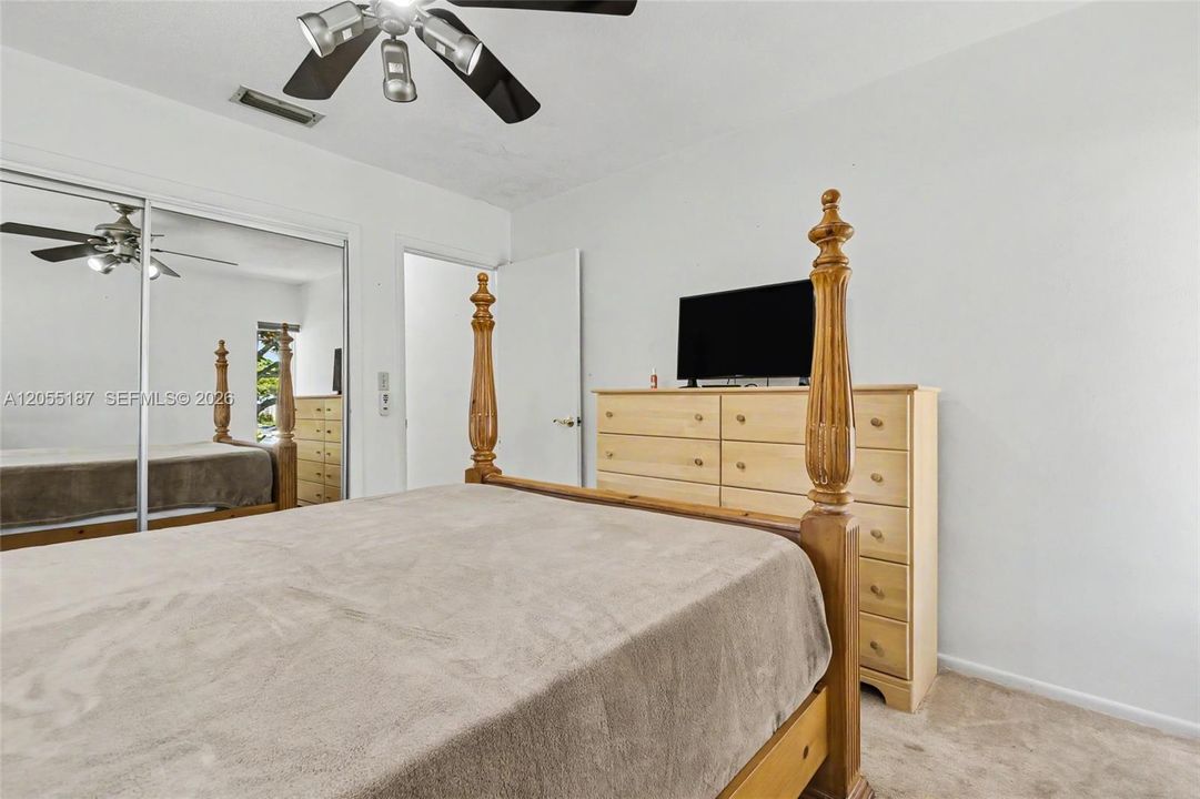 На продажу: $619,900 (3 спален, 2 ванн, 1905 Квадратных фут)