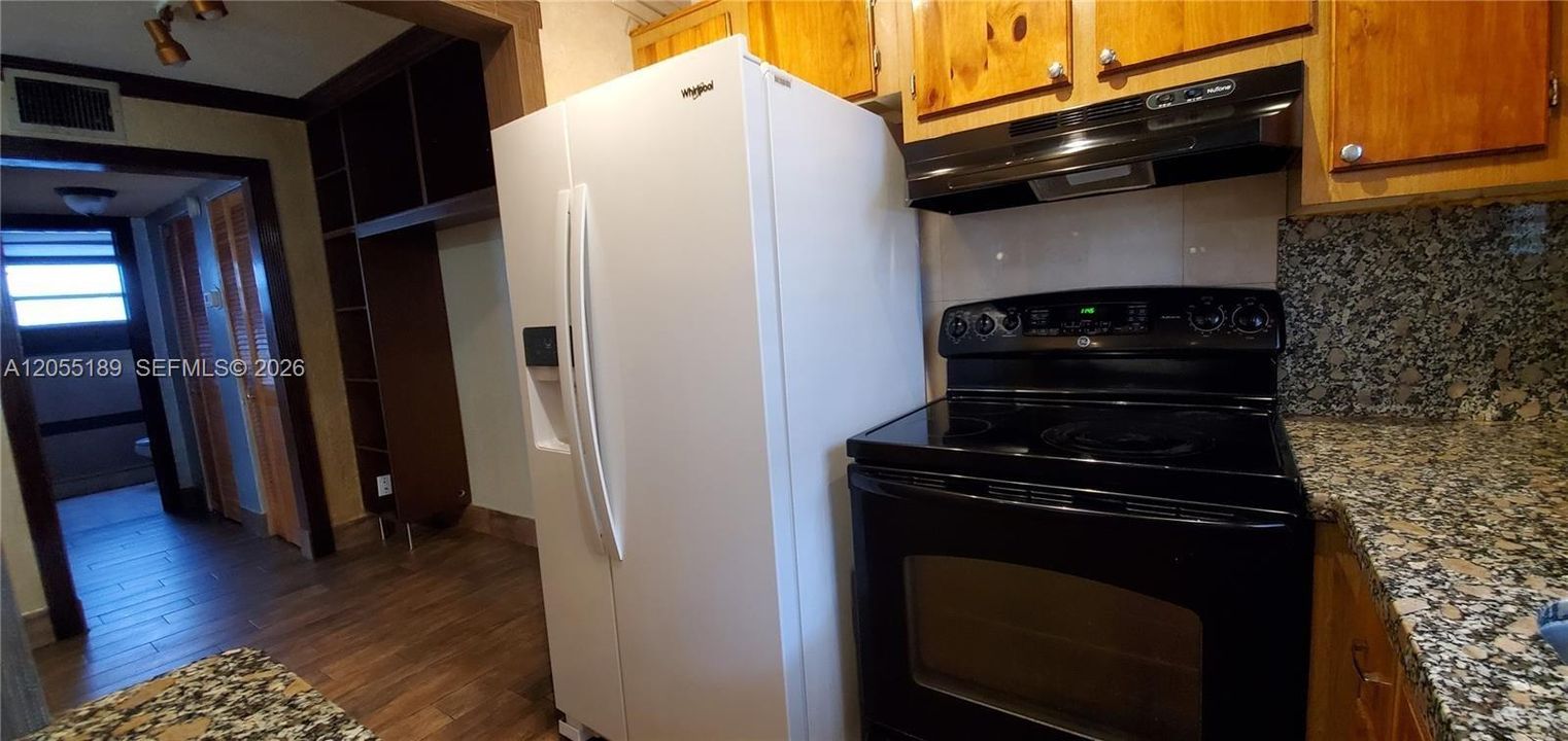 For Rent: $1,750 (1 beds, 1 baths, 572 Square Feet)