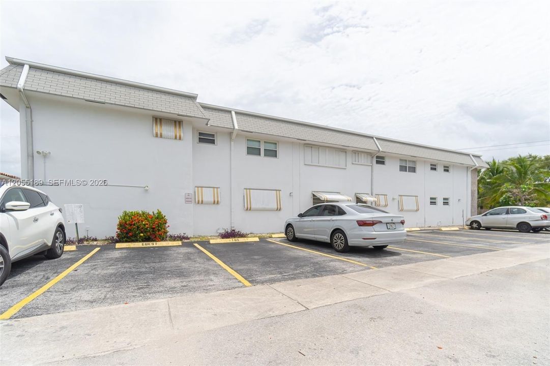 For Rent: $1,750 (1 beds, 1 baths, 572 Square Feet)