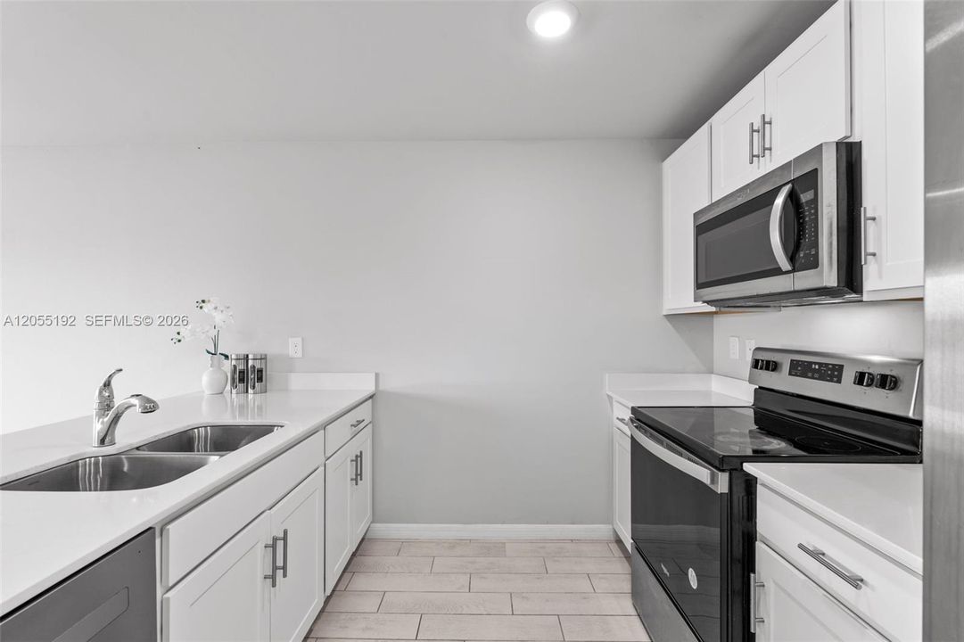 На продажу: $299,900 (4 спален, 2 ванн, 0 Квадратных фут)