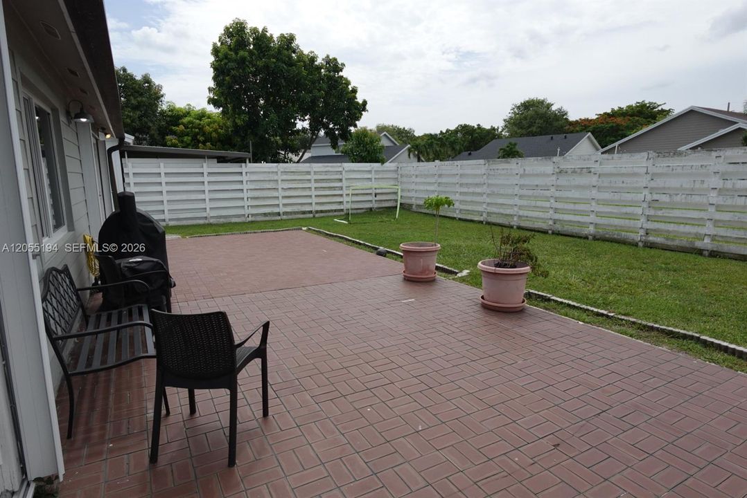 En Venta: $669,990 (4 camas, 2 baños, 1567 Pies cuadrados)