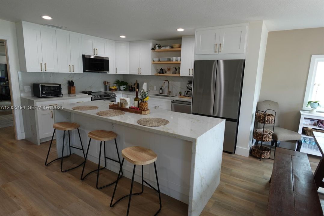En Venta: $669,990 (4 camas, 2 baños, 1567 Pies cuadrados)