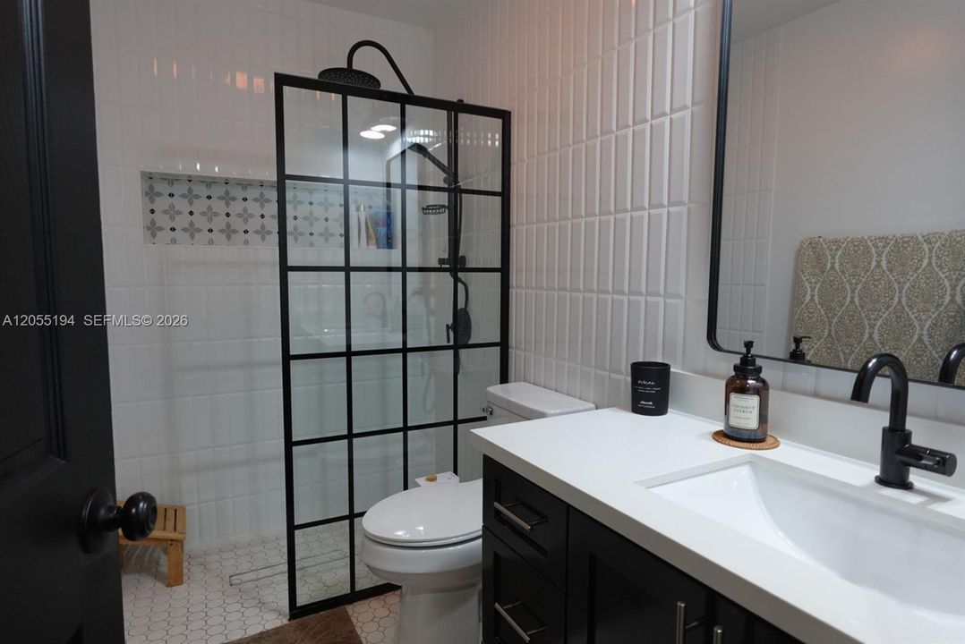 En Venta: $669,990 (4 camas, 2 baños, 1567 Pies cuadrados)