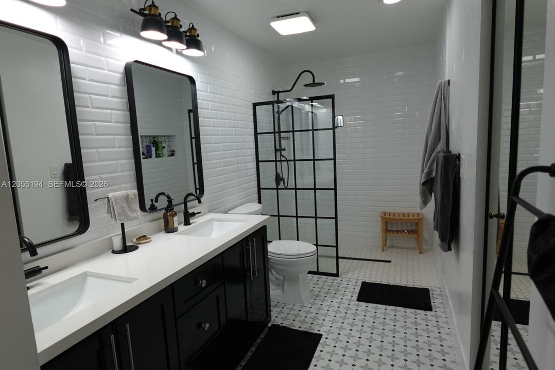 En Venta: $669,990 (4 camas, 2 baños, 1567 Pies cuadrados)