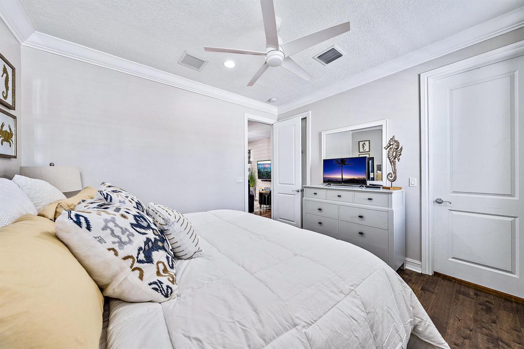Bedroom Walk-in Closet