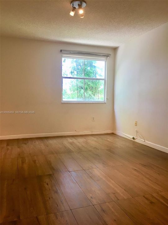 В аренду: $2,150 (1 спален, 1 ванн, 899 Квадратных фут)
