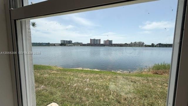 В аренду: $2,150 (2 спален, 2 ванн, 1315 Квадратных фут)