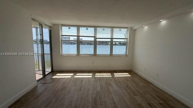 В аренду: $2,150 (2 спален, 2 ванн, 1315 Квадратных фут)