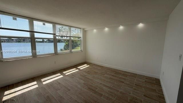 В аренду: $2,150 (2 спален, 2 ванн, 1315 Квадратных фут)