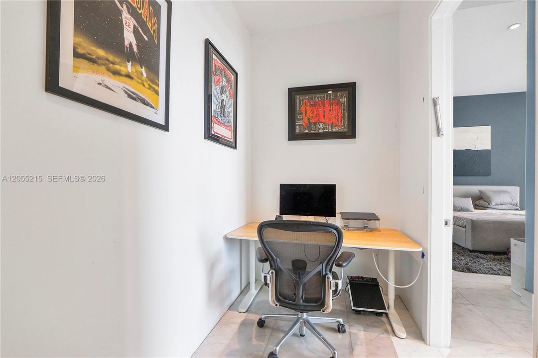 For Sale: $1,895,000 (2 beds, 2 baths, 1809 Square Feet)