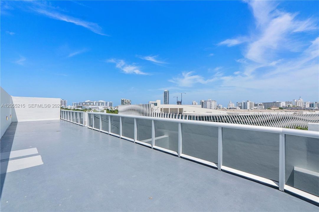 For Sale: $1,895,000 (2 beds, 2 baths, 1809 Square Feet)