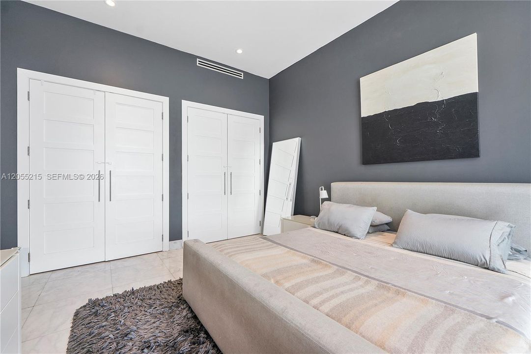 For Sale: $1,895,000 (2 beds, 2 baths, 1809 Square Feet)