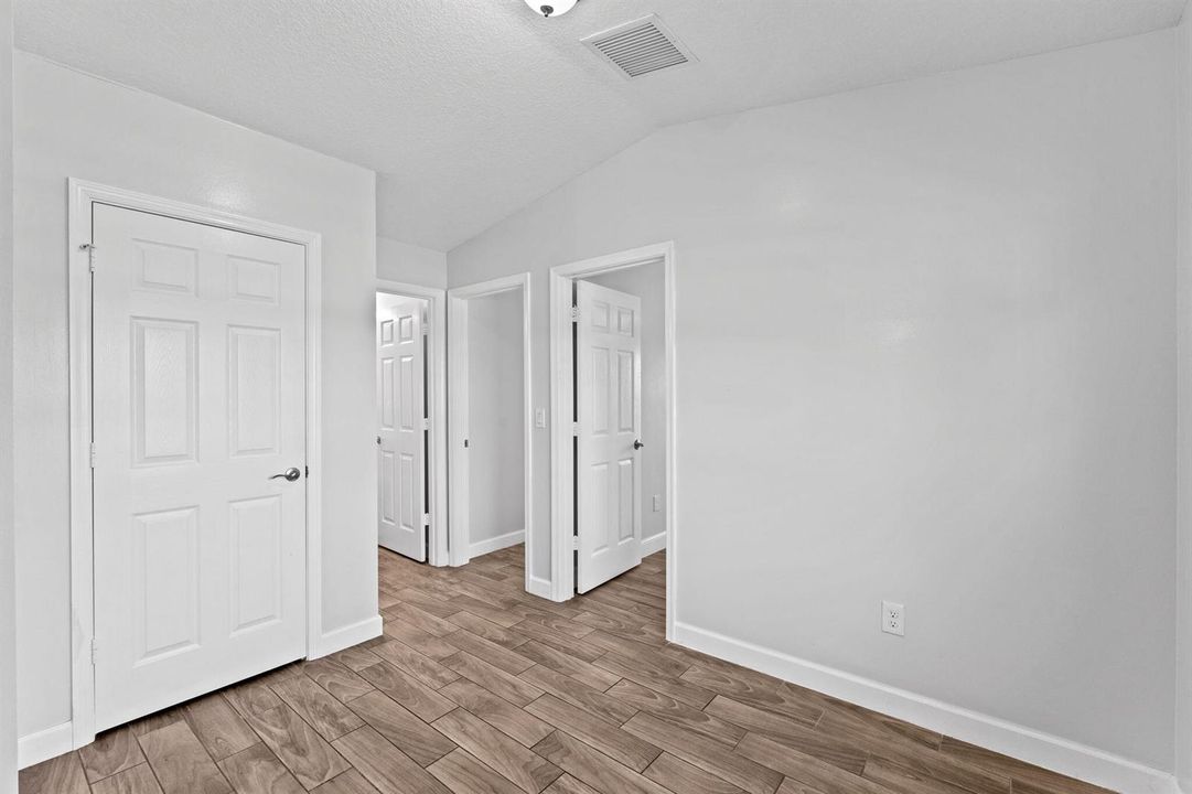32-web-or-mls-A7409399