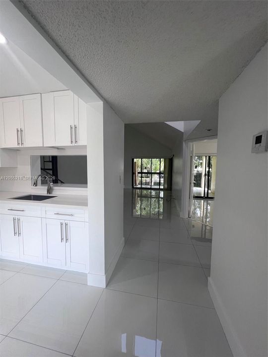 En Renta: $2,400 (2 camas, 2 baños, 910 Pies cuadrados)