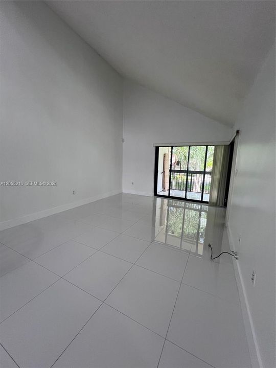 En Renta: $2,400 (2 camas, 2 baños, 910 Pies cuadrados)
