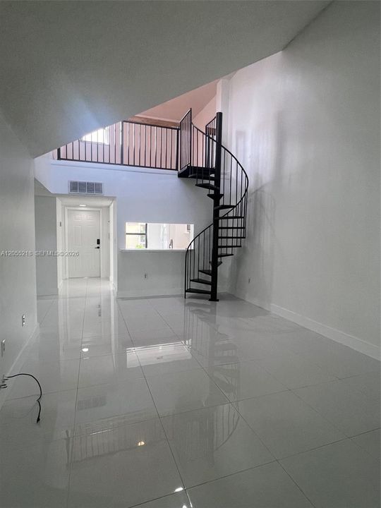 En Renta: $2,400 (2 camas, 2 baños, 910 Pies cuadrados)