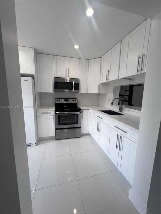 En Renta: $2,400 (2 camas, 2 baños, 910 Pies cuadrados)