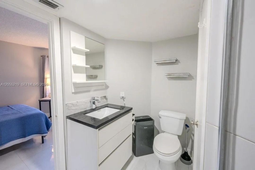 2nd Bathroom