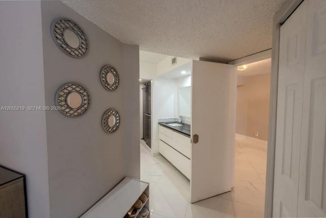 В аренду: $3,500 (3 спален, 2 ванн, 1100 Квадратных фут)