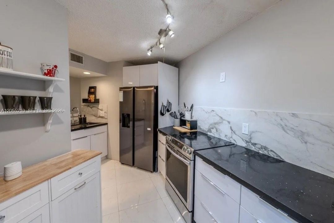 В аренду: $3,500 (3 спален, 2 ванн, 1100 Квадратных фут)
