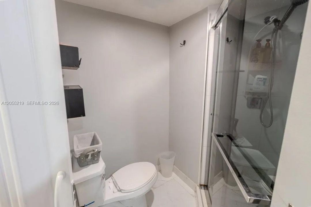 2nd Bathroom
