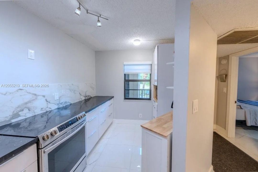 В аренду: $3,500 (3 спален, 2 ванн, 1100 Квадратных фут)