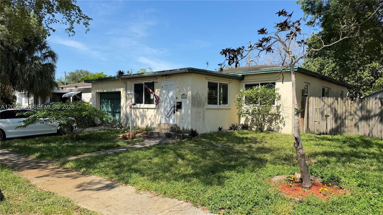 For Sale: $579,500 (3 beds, 1 baths, 1314 Square Feet)