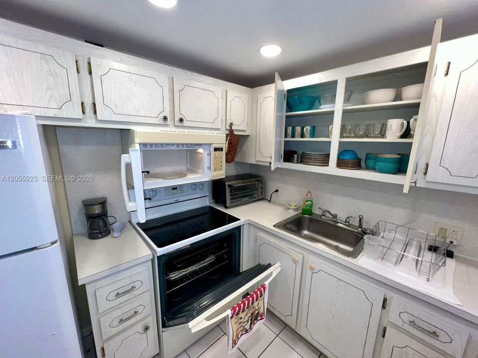 В аренду: $1,550 (2 спален, 1 ванн, 840 Квадратных фут)