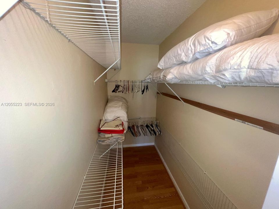 В аренду: $1,550 (2 спален, 1 ванн, 840 Квадратных фут)