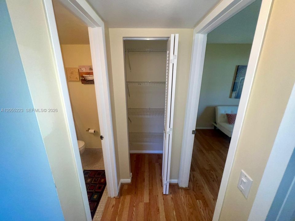 В аренду: $1,550 (2 спален, 1 ванн, 840 Квадратных фут)