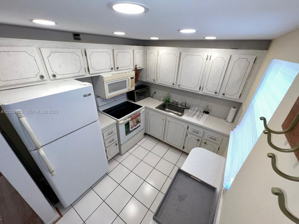 В аренду: $1,550 (2 спален, 1 ванн, 840 Квадратных фут)