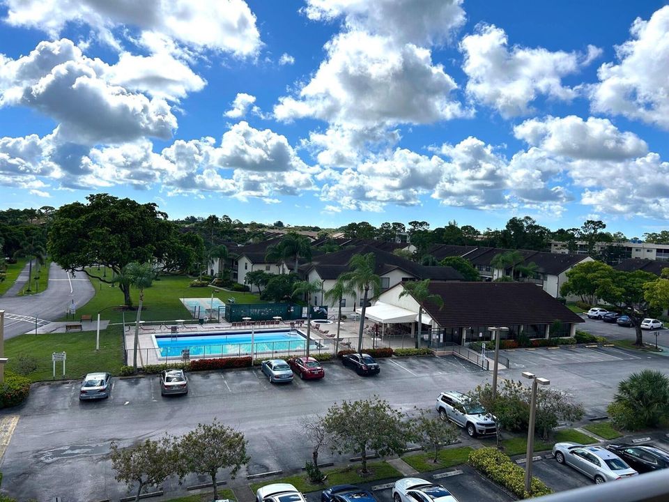 TAHITI SATELITE POOL