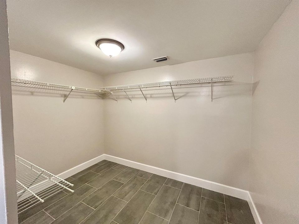 MASTER WALK IN CLOSET